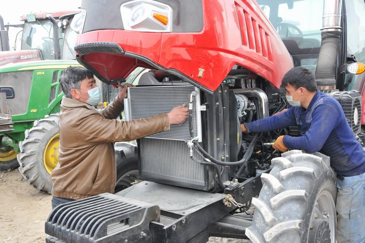 连日来,阿瓦提县积极组织农民开展农机具维修,维护,年检等工作,确保